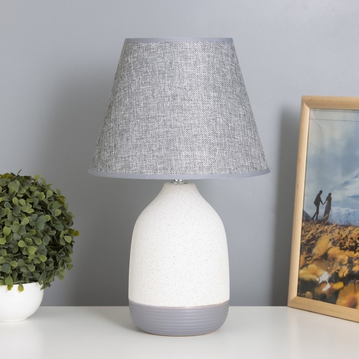 Лампа настольная Лампа настольная "Айме" 1х40Вт Е14 серый/белый 25х25х40см