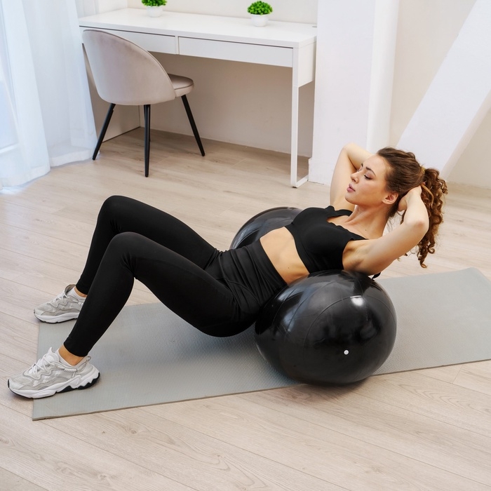 Фитбол овальный ONLYTOP, 77х40х40 см, 900 г, цвета МИКС Фитбол овальный ONLYTOP, 77х40х40 см, 900 г, цвета МИКС