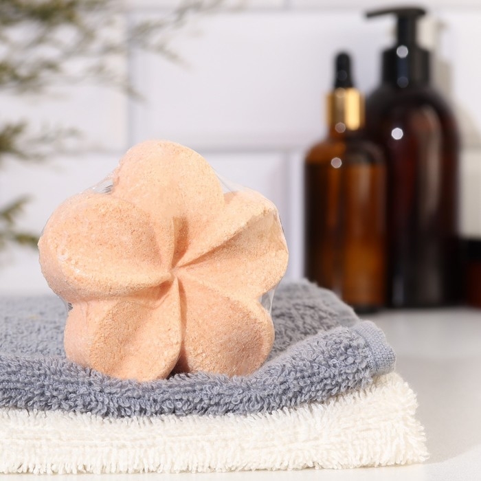 Бомбочка для ванны Бомбочка для ванны "Лилия" с ароматом клубники, 60 г, оранжевая