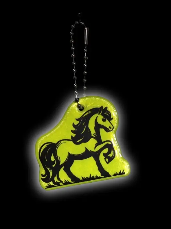 Светоотражающий элемент двусторон жеребец 4,8*4,4см цепочка салатовый АУ Светоотражающий элемент двусторон жеребец 4,8*4,4см цепочка салатовый АУ