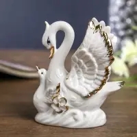 Фигурка керамика &laquo;Белая лебедь с малышом&raquo;, 10.5&times;9&times;4.5 см