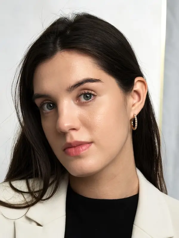 Серьги-кольца со стразами d=2.5 см, белые в золоте