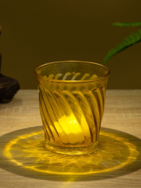 Подсвечник для чайной свечи 8х8х8,5 см Подсвечник для чайной свечи 8х8х8,5 см