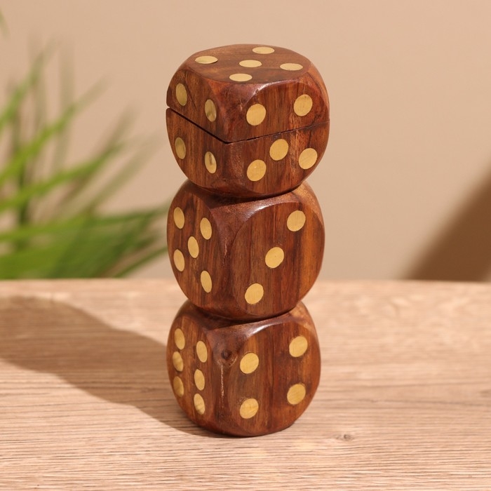 Кубики игральные в шкатулке 12х4х4 см, дерево шишам Кубики игральные в шкатулке 12х4х4 см, дерево шишам