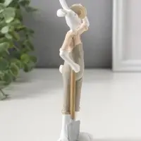 Сувенир полистоун "Зайчик в сером комбинезоне, со шляпой, лопатой" 19,5 см