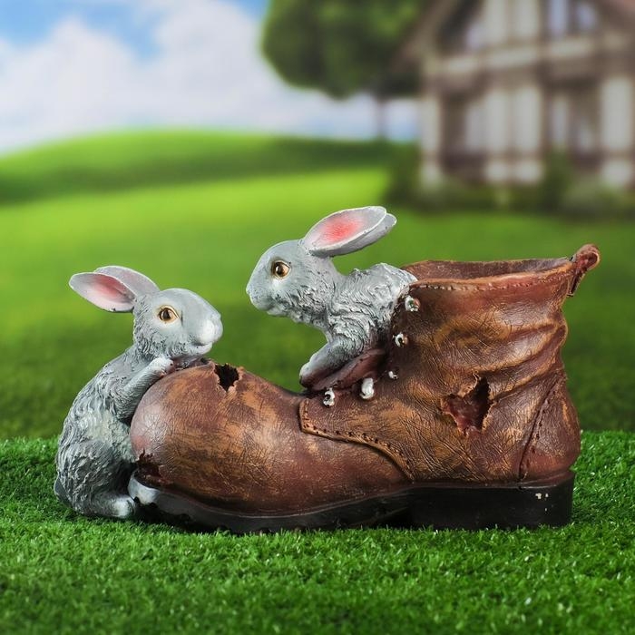 Фигурное кашпо  Фигурное кашпо "Башмак с зайчиками" 26х12х15см