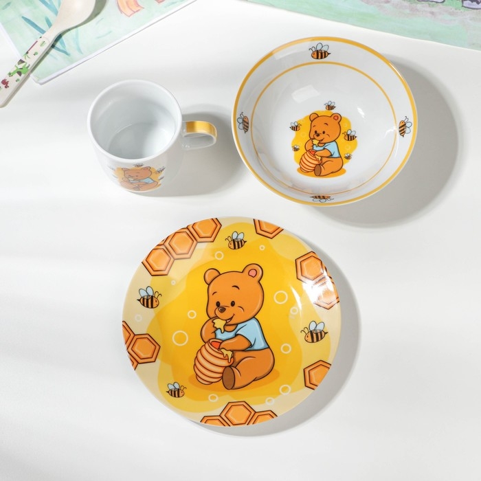 Набор детской посуды из керамики Доляна «Медвежонок и мёд», 3 предмета: кружка 230 мл, миска 400 мл, тарелка d=18 см, цвет белый Набор детской посуды из керамики Доляна «Медвежонок и мёд», 3 предмета: кружка 230 мл, миска 400 мл, тарелка d=18 см, цвет белый