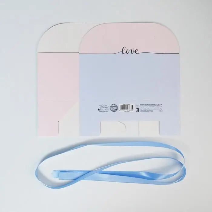 Коробка для цветов складная Love, 17&times;13&times;7 см
