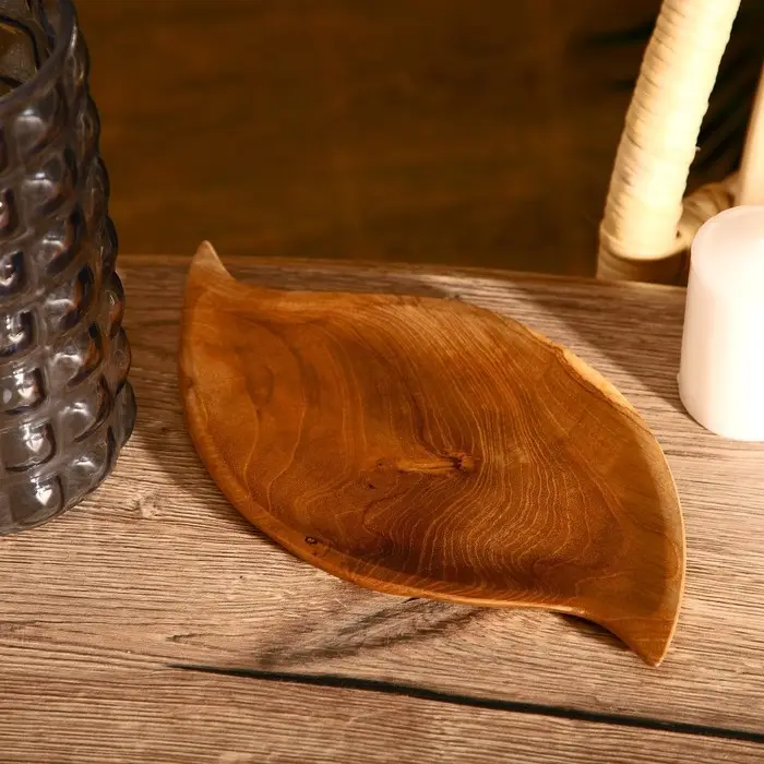 Блюдо 28х15х1,5 см, тиковое дерево Блюдо 28х15х1,5 см, тиковое дерево