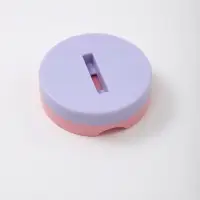 Игольница магнитная с ножом для ниток, d=7 см, розовая