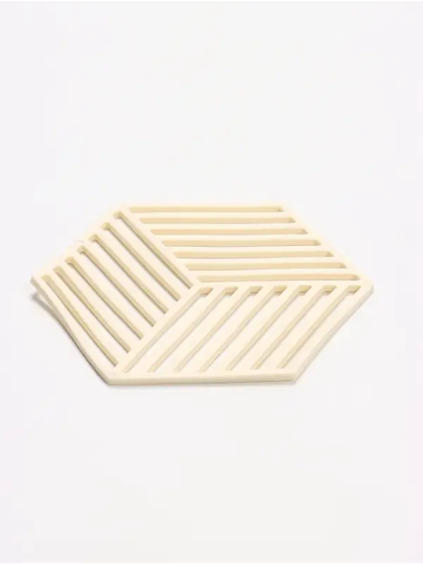 Подставка под горячее, под кружку, силикон 13&times;11.5&times;0.3 см, белая