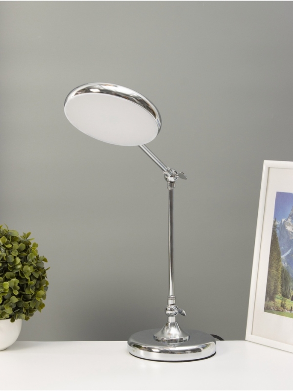 Настольная лампа Настольная лампа "Босс" 7Вт LED 3000-6000К 15х28х34см