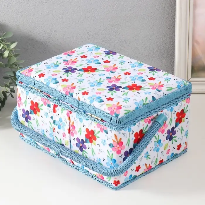 Шкатулка для рукоделия и шитья &laquo;Цветение на белом&raquo;, хранение ниток, иголок, мелочи, 19&times;26&times;14.5 см