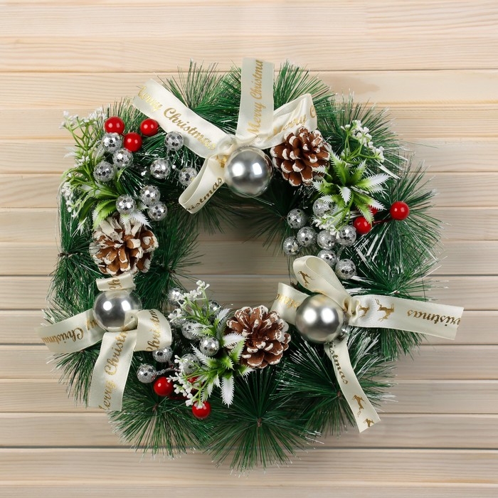 Венок новогодний d-30 см  Венок новогодний d-30 см "Фестиваль блеска" бантики шишки ягоды