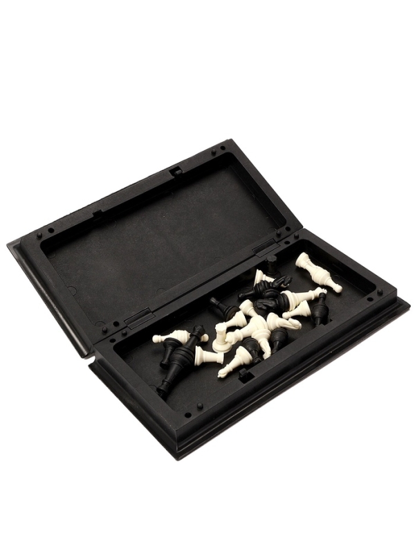 Шахматы магнитные 20 х 20 см, король h-3.3 см, d-1.5 см, доска и фигуры пластик Шахматы магнитные 20 х 20 см, король h-3.3 см, d-1.5 см, доска и фигуры пластик