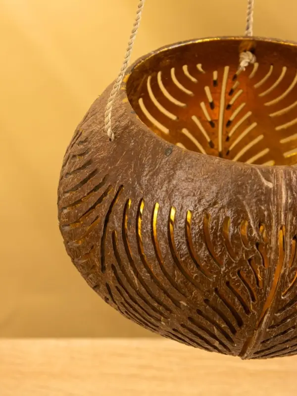 Подсвечник подвесной из кокоса, 13-17 см, коричневый Подсвечник подвесной из кокоса, 13-17 см, коричневый