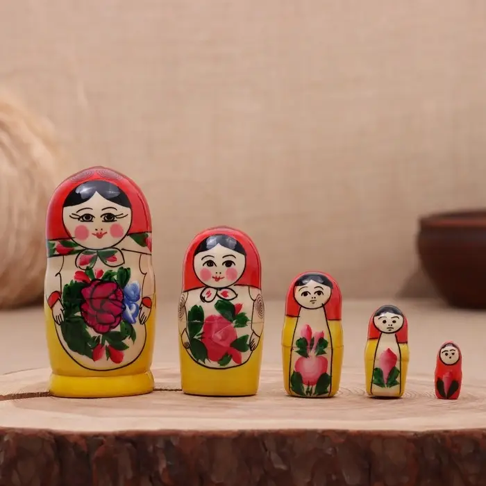 Матрёшка деревянная &laquo;Лада&raquo;, красный платок, 5 кукольная, 12 см