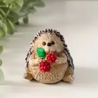 Фигурка &laquo;Ёжик с малинкой&raquo;, 5.5&times;5.5 см