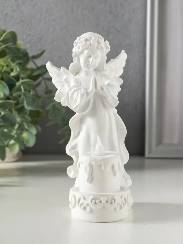 Сувенир полистоун свет "Белоснежная девушка-ангел с тортом" 7,6х8,5х16,3 см