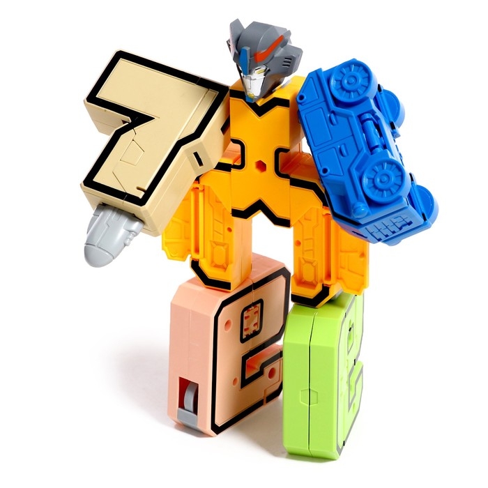 Робот «Цифра 7», трансформируется