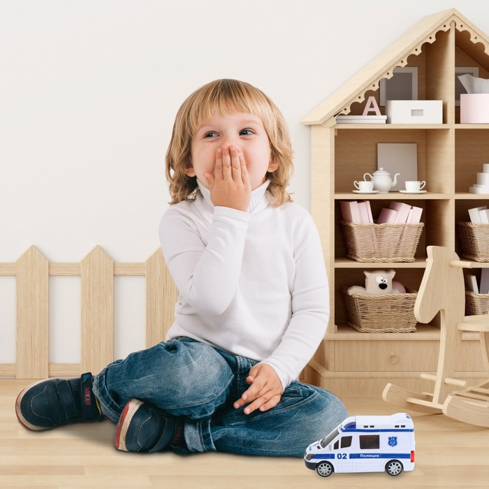 Машина «Полиция», русская озвучка, световые и звуковые эффекты, работает от батареек Машина «Полиция», русская озвучка, световые и звуковые эффекты, работает от батареек