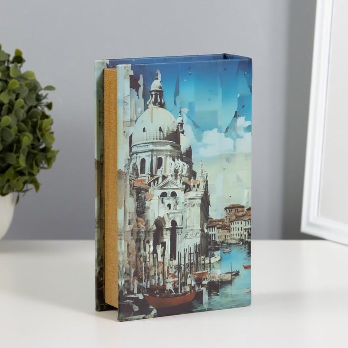 Сейф-книга дерево, кожзам Сейф-книга дерево, кожзам "Венеция" 21х13х5 см