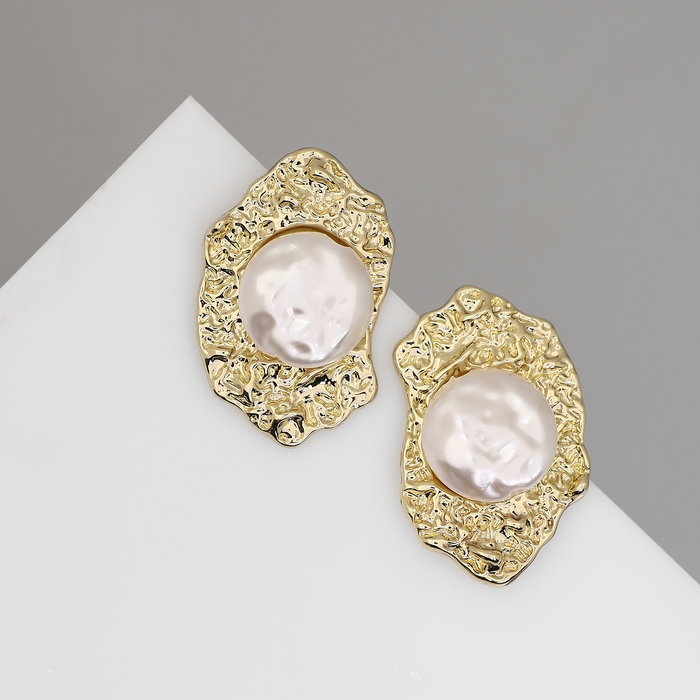 Серьги с жемчугом «Эксклюзив» мятые, цвет золото Серьги с жемчугом «Эксклюзив» мятые, цвет золото