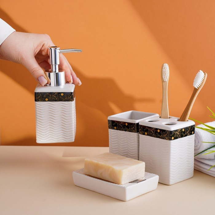 Набор аксессуаров для ванной комнаты «Золотой лист», 4 предмета (дозатор 250 мл, мыльница, 2 стакана), цвет белый Набор аксессуаров для ванной комнаты «Золотой лист», 4 предмета (дозатор 250 мл, мыльница, 2 стакана), цвет белый