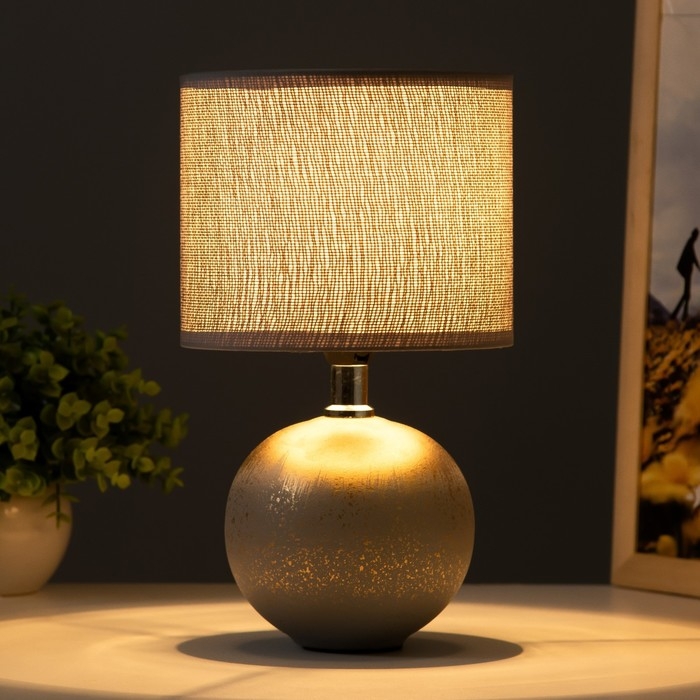 Настольная лампа Настольная лампа "Балле" 1хE14 серый 15х15х26 см RISALUX