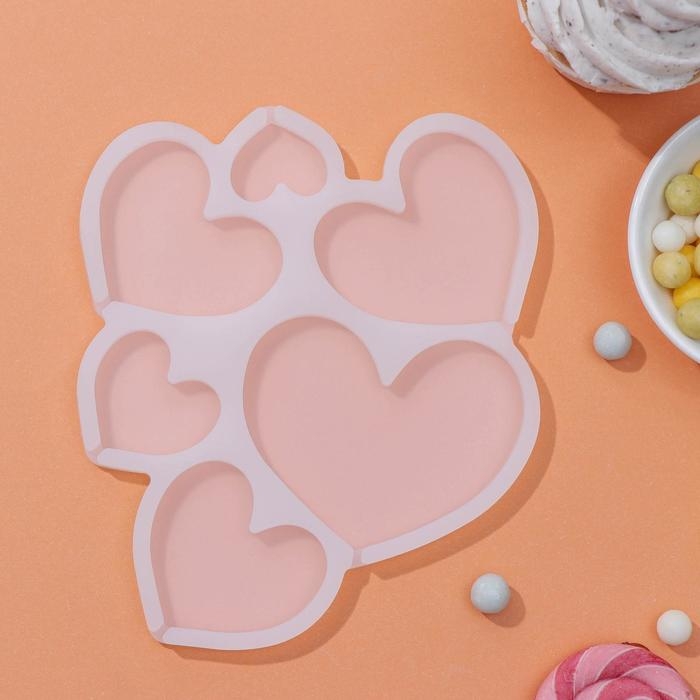Форма для леденцов «Сердечки», силикон, 16×14×0,7 см, 6 ячеек, цвет белый Форма для леденцов «Сердечки», силикон, 16×14×0,7 см, 6 ячеек, цвет белый
