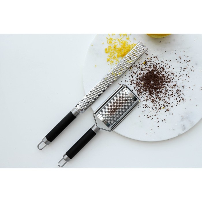 Тёрка для сыра мелкая Доляна Venus, 23,5×5,8 см, с ручкой, цвет чёрный Тёрка для сыра мелкая Доляна Venus, 23,5×5,8 см, с ручкой, цвет чёрный