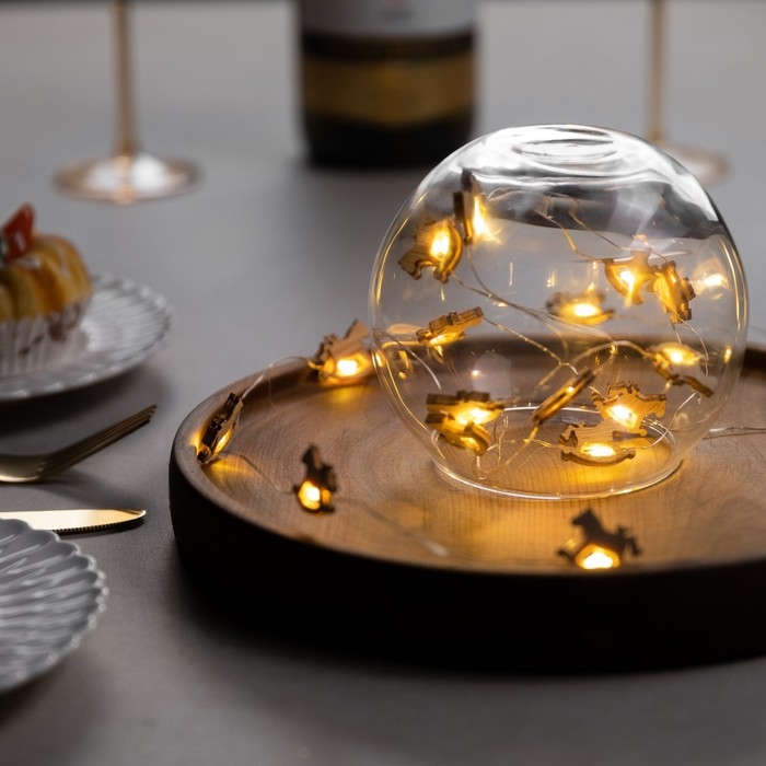 Гирлянда «Нить» 2 м роса с насадками «Лошадка», IP20, серебристая нить, 20 LED, батарейки ААх2 (нет в комплекте), свечение тёплое белое