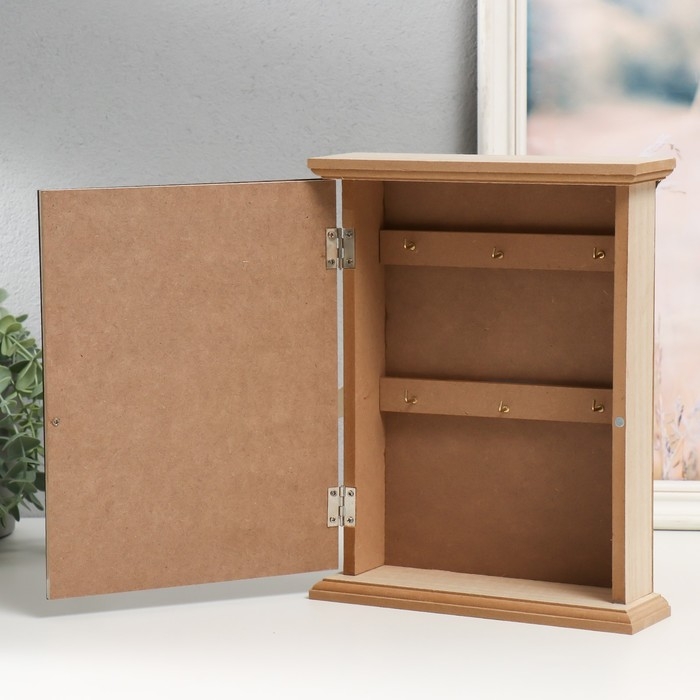 Ключница дерево 6 крючков Ключница дерево 6 крючков "Сердце в цветах" 26,5х20,8х6,3 см