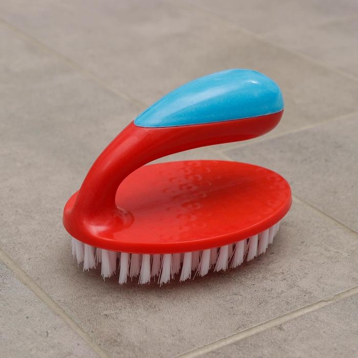 Щётка - утюжок «Удобная», 11×8×8 см, цвет МИКС Щётка - утюжок «Удобная», 11×8×8 см, цвет МИКС