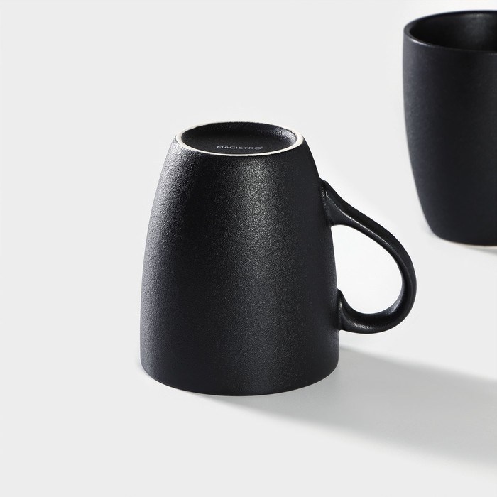 Кружка фарфоровая Magistro Carbon, 380 мл, цвет чёрный Кружка фарфоровая Magistro Carbon, 380 мл, цвет чёрный