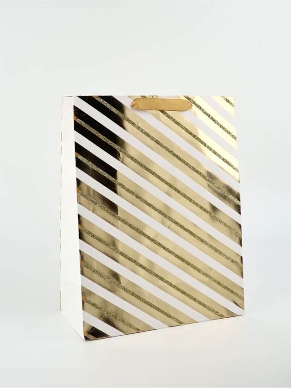 Пакет ламинированный «Золотые полосы», тиснение, глиттер, 26 × 12 × 33,5 см Пакет ламинированный «Золотые полосы», тиснение, глиттер, 26 × 12 × 33,5 см