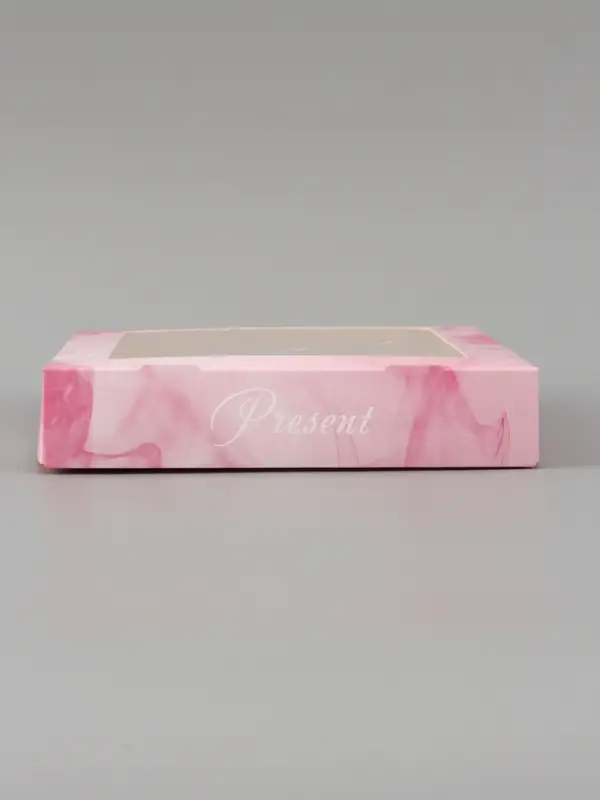 Коробка подарочная с окном &laquo;Подарок&raquo;, 20&times;20&times;4 см, самосборная