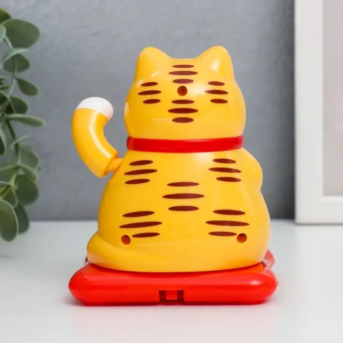 Маятник настольный антистресс &laquo;Кот Манэки-нэко&raquo;, пластик, от солнечной батареи, жёлтый, 9.5&times;10&times;9.5 см