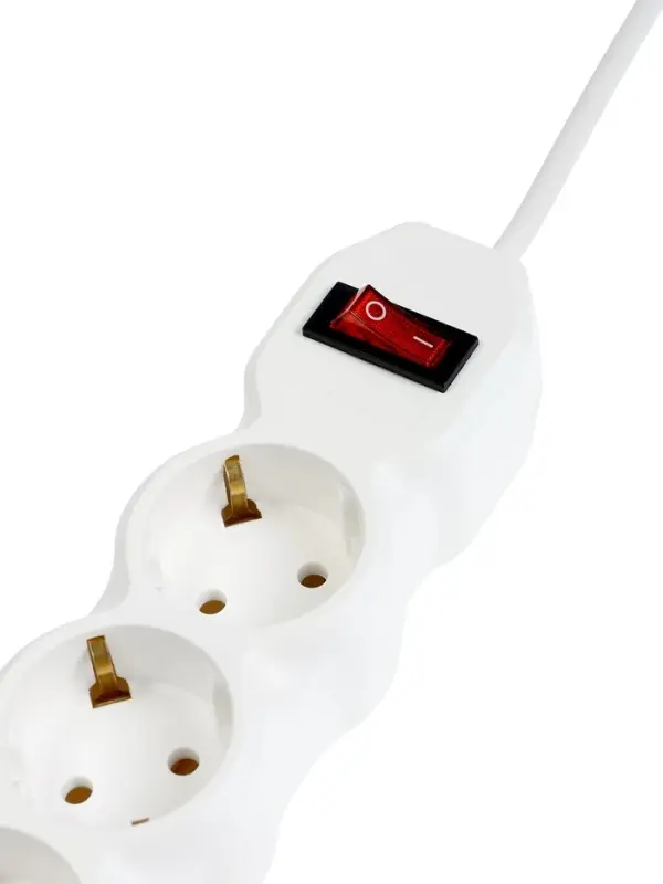 Удлинитель Luazon Lighting ECO, 3 розетки, 4.5 м, 16 А, 3500 Вт, ПВС 3&times;1 мм2, с заземлением, с выключателем