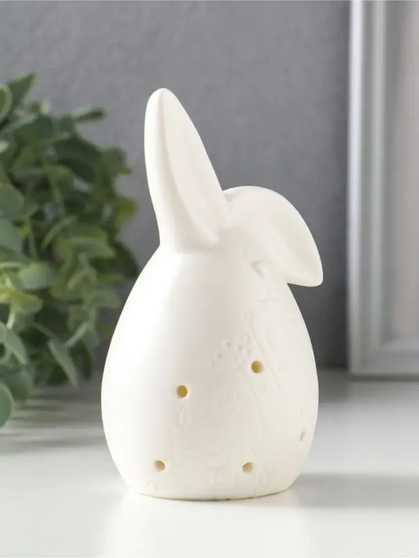 Сувенир керамика свет "Белый зайчик-яйцо с цветами на пузе" 3хLR44 6,7х6,2х11,6 см