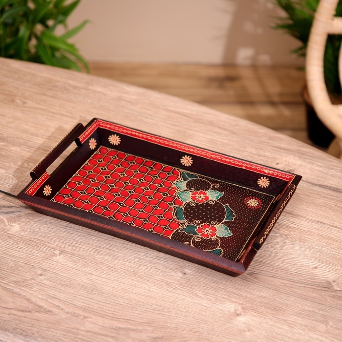 Поднос из дерева, батик 30х19х5 см Поднос из дерева, батик 30х19х5 см