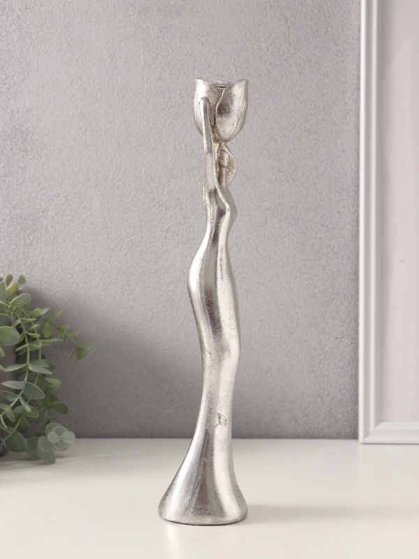 Подсвечник полистоун на 1 свечу Подсвечник полистоун на 1 свечу "Девушка с тюльпаном" серебро 6,5х6,5х32 см