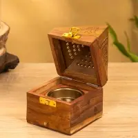 Подставка под благовония в форме пирамиды "Джали" 9х9х15,5 см, дерево шишам