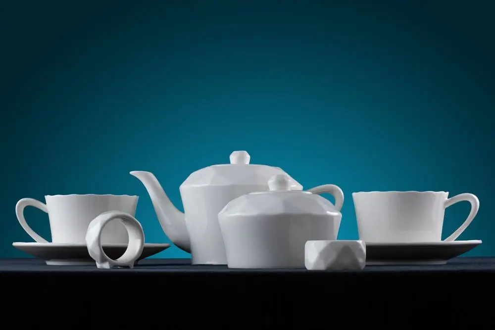 Чайник Diamante Bianco в подарочной коробке, белый