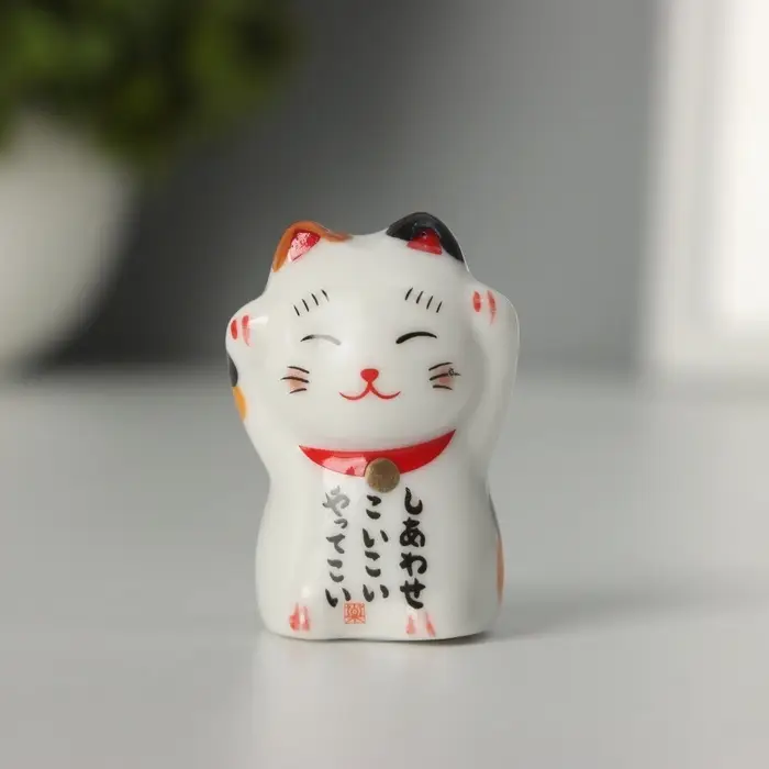 Фигурка керамика &laquo;Кот. Манэки-нэко&raquo;, 4&times;4.3&times;2.5 см