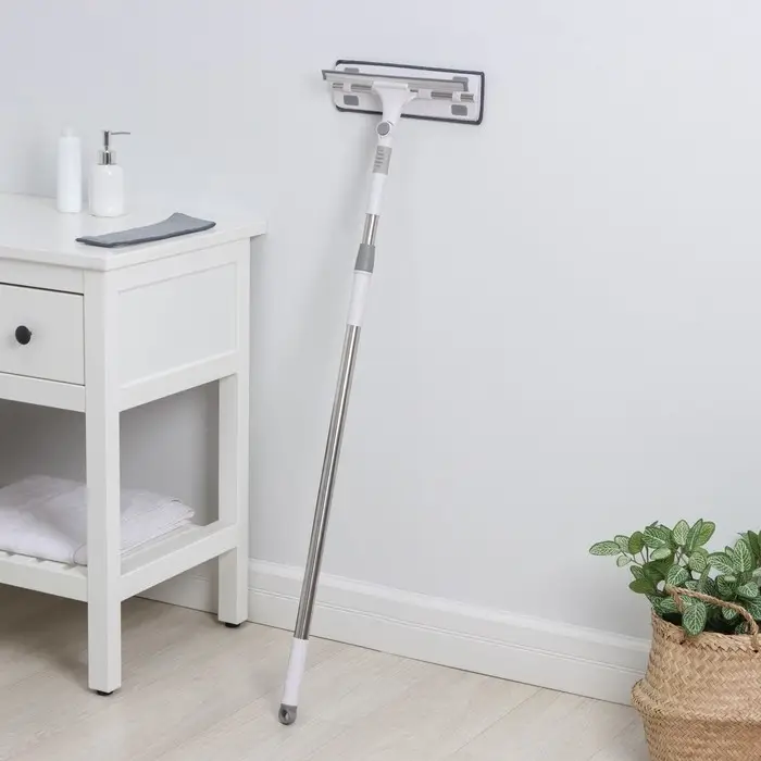 Окномойка с насадкой из микрофибры, фиксатор, стальная телескопическая ручка, 28,5×8,5×85(135) см Окномойка с насадкой из микрофибры, фиксатор, стальная телескопическая ручка, 28,5×8,5×85(135) см