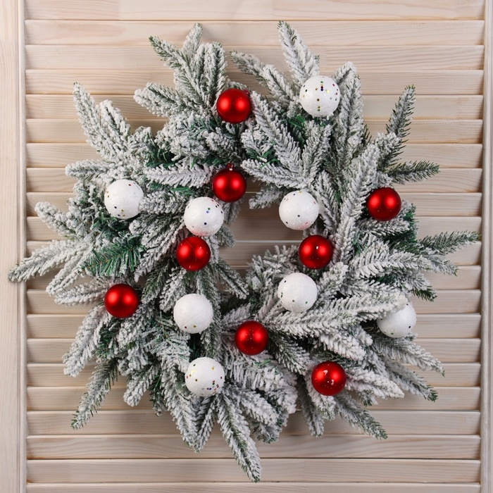 Венок новогодний d-40 см  Венок новогодний d-40 см "Снежный фестиваль" шары