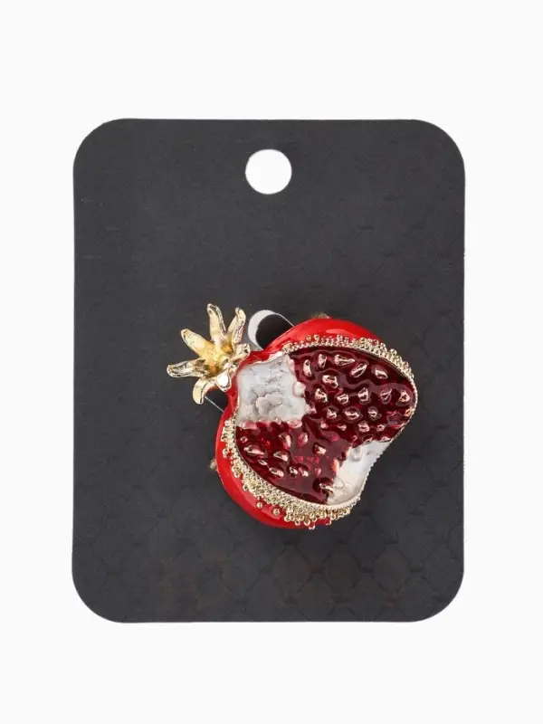 Брошь &laquo;Гранат&raquo; в разрезе, зерна, цвет крано-белый в золоте