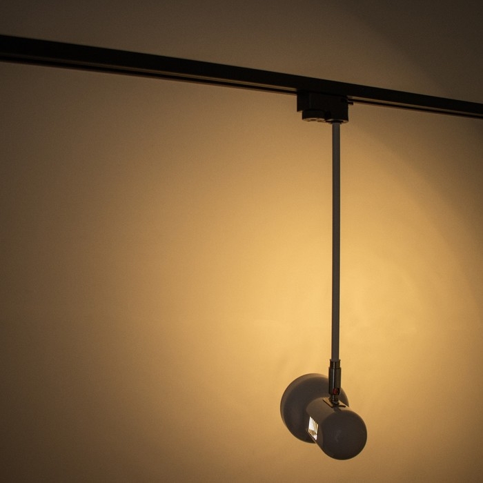 Светильник трековый Светильник трековый "Холли" Е27 40Вт белый 15х9х40см