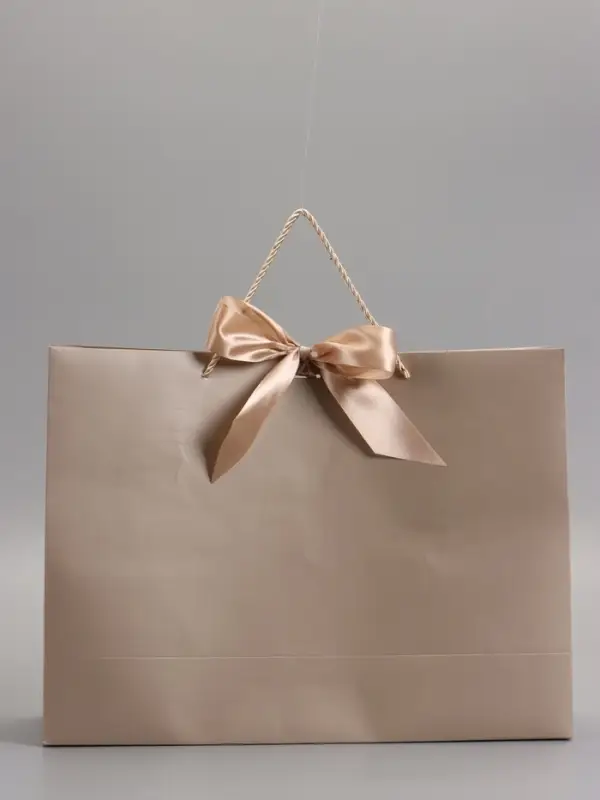 Пакет подарочный, белый, с бантом, 43 х 32 х 14 см